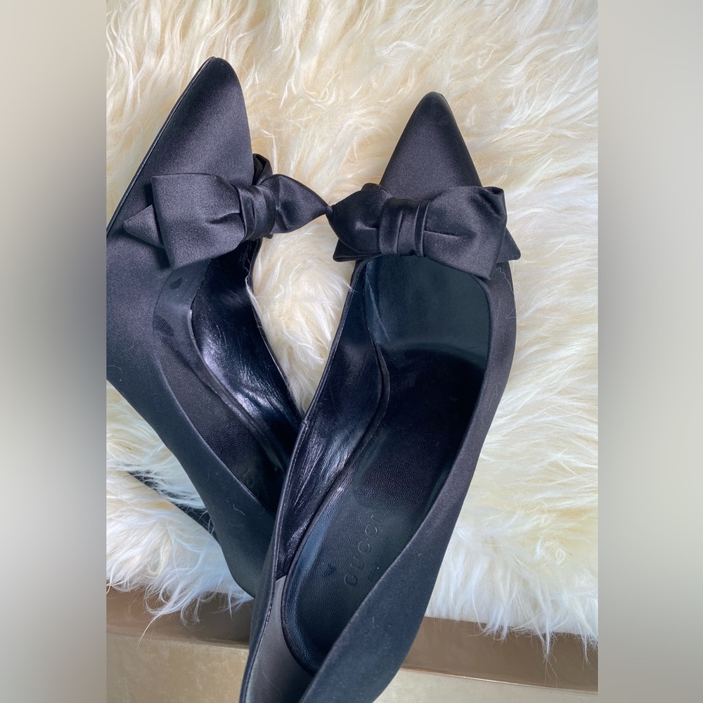 Black GUCCI heels with a bow in size 38.5 (8.5US) - Picture 8 of 13